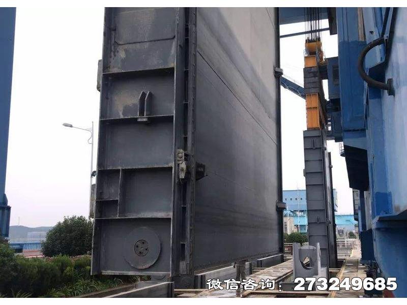 汉滨大坝拦水闸门